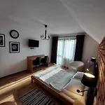 Проживание в семье Cykada 4 *