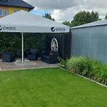 Проживание в семье Cykada 4 *