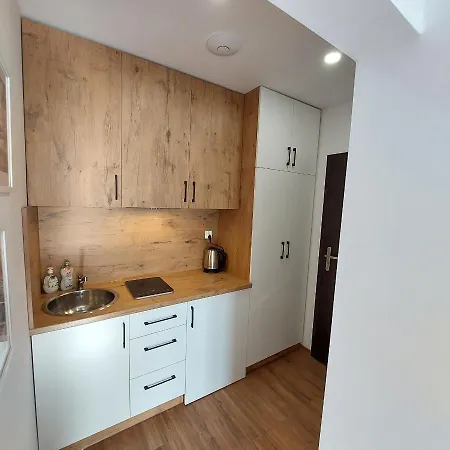 Alloggio in famiglia Cykada 4 *